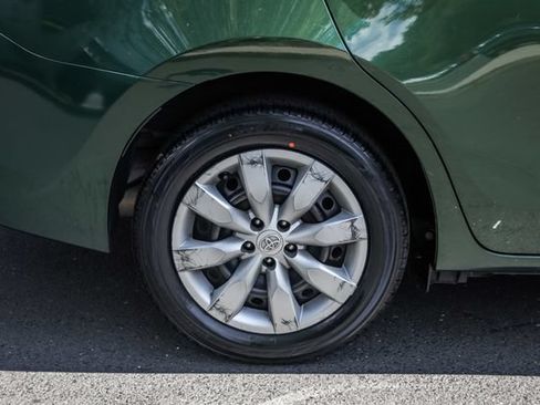 Used 2015 Toyota Corolla LE FWD image 6