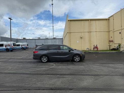 Used 2018 Honda Odyssey EX-L image 11