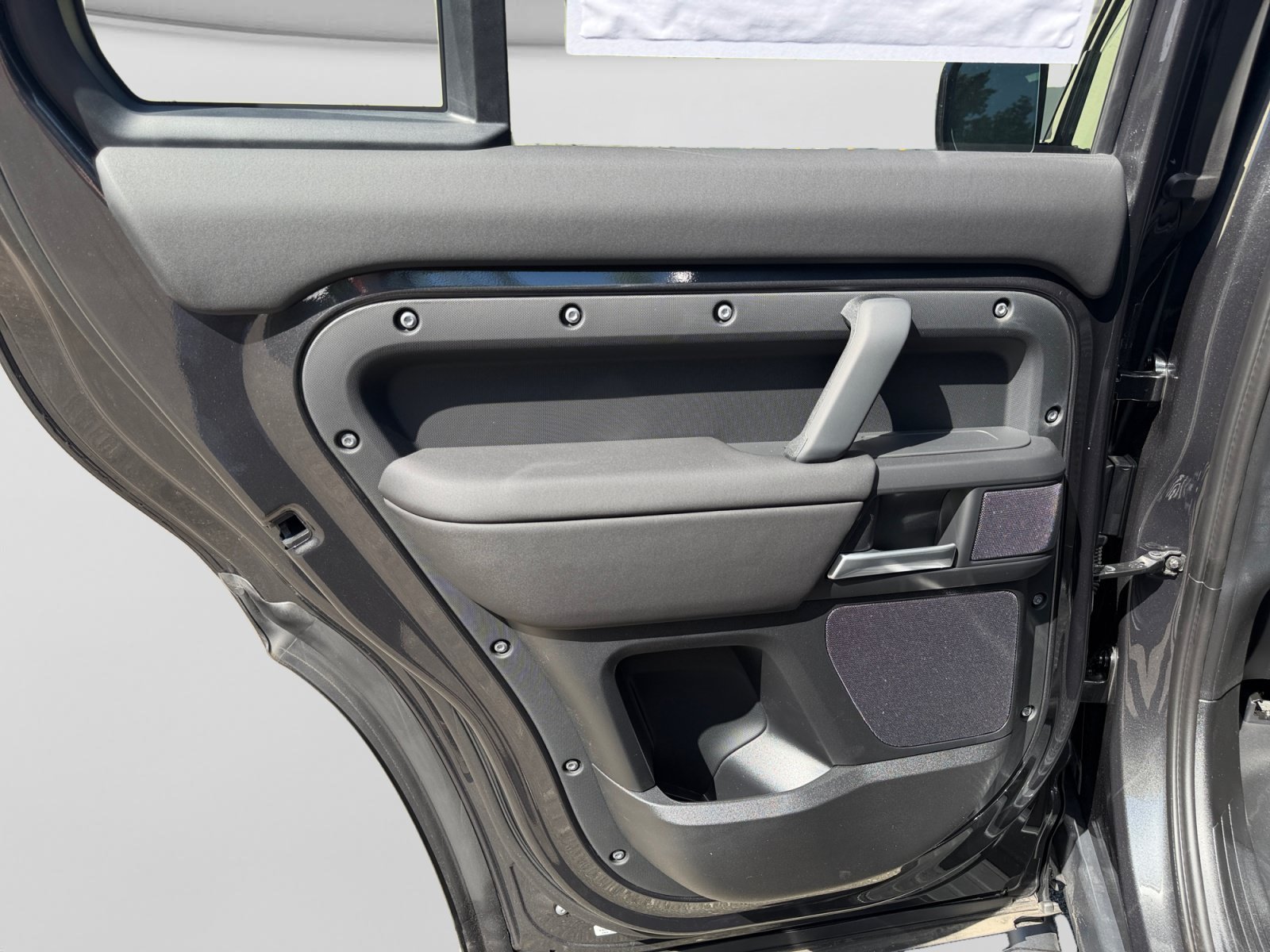 New 2026 Land Rover Defender 110 X-Dynamic SE AWD/4WD image 17