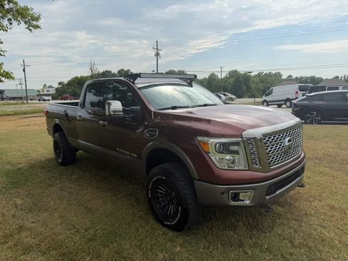 Used 2017 Nissan Titan Platinum Reserve AWD/4WD image 3