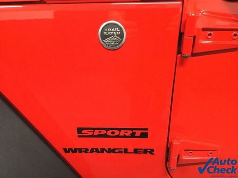 Used 2015 Jeep Wrangler Sport w/ Quick Order Package 23S AWD/4WD image 18