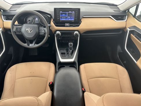 Used 2021 Toyota RAV4 LE FWD image 25