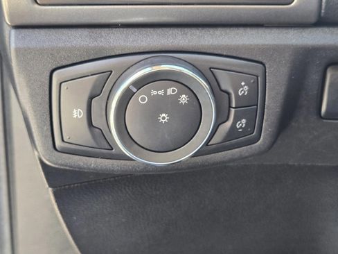 Used 2017 Ford Fusion SE w/ Fusion SE Technology Package image 33