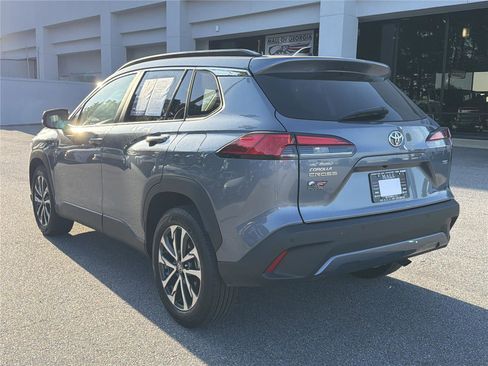 Used 2025 Toyota Corolla Cross XLE FWD image 6