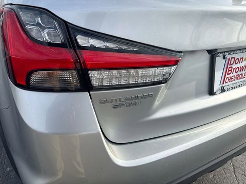 Used 2021 Mitsubishi Outlander Sport SE image 29