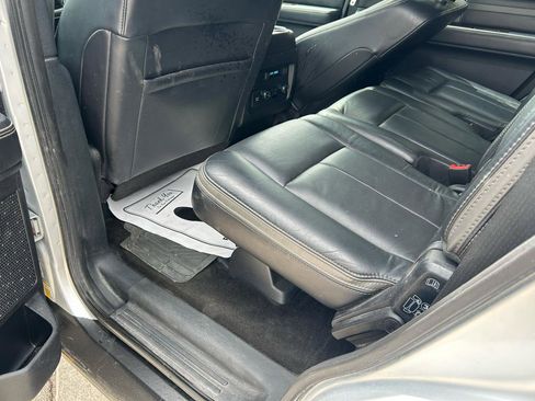 Used 2015 Ford Expedition Platinum AWD/4WD image 9