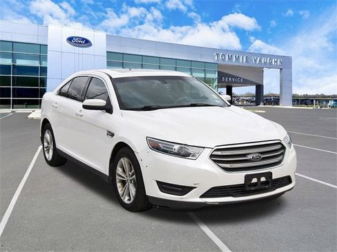 Used 2018 Ford Taurus SEL w/ Equipment Group 201A image 6