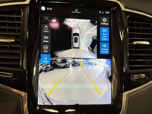 Certified 2024 Volvo XC90 B6 Ultimate w/ Protection Package Premier AWD/4WD image 16