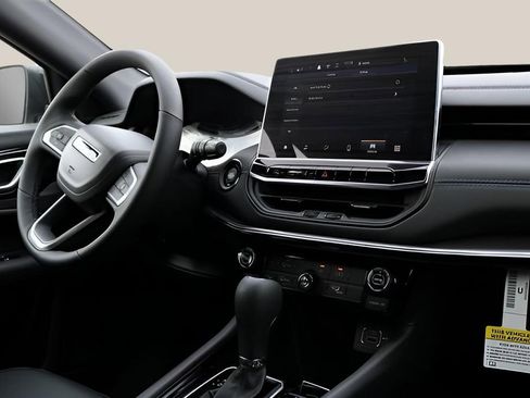 New 2026 Jeep Compass Latitude image 19