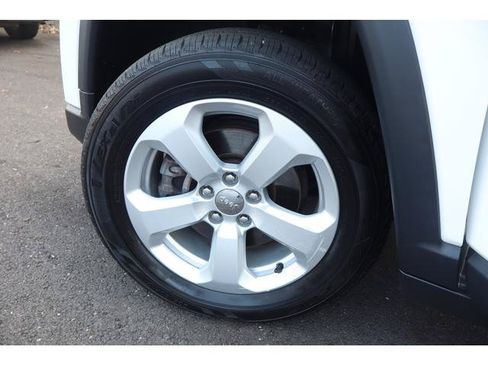 Used 2018 Jeep Compass Latitude w/ Popular Equipment Group AWD/4WD image 15