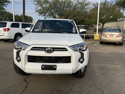 Used 2023 Toyota 4Runner SR5 Premium w/ Moonroof Package image 2