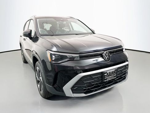New 2026 Volkswagen Taos SE AWD/4WD image 1