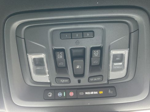 Used 2025 Chevrolet Silverado 1500 ZR2 w/ Technology Package AWD/4WD image 36
