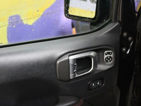 Used 2018 Jeep Wrangler Unlimited Rubicon w/ Uconnect 4C Nav & Sound Group AWD/4WD image 11