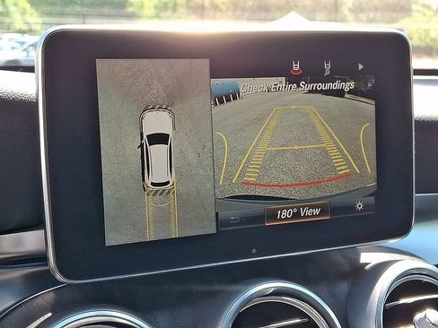 Used 2018 Mercedes-Benz GLC 300 4MATIC image 4
