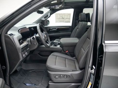 New 2026 Chevrolet Suburban High Country AWD/4WD image 24