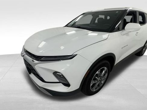 Used 2023 Chevrolet Blazer LT AWD/4WD image 7