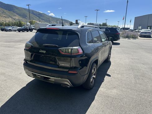 Used 2019 Jeep Cherokee Limited w/ Trailer Tow Group AWD/4WD image 4