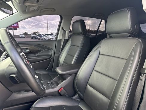 Used 2024 GMC Terrain SLT image 14