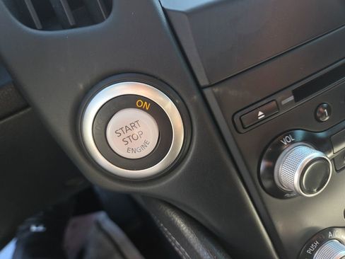 Used 2016 Nissan 370Z Sport Tech image 31