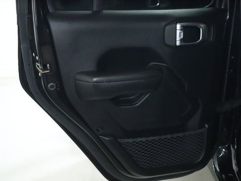 Used 2020 Jeep Wrangler Unlimited Sport image 13