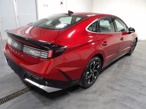 Used 2025 Hyundai Sonata SEL FWD image 6