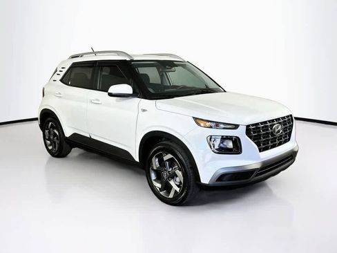 Used 2026 Hyundai Venue SEL FWD image 22