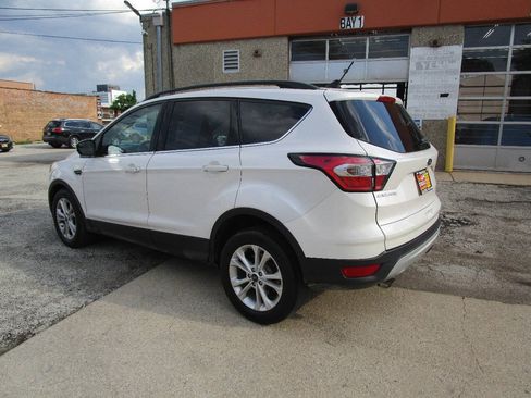 Used 2018 Ford Escape SE w/ SE Sync 3 Package FWD image 5