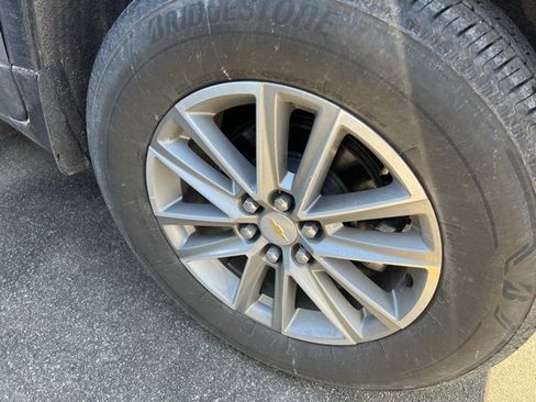 Used 2023 Chevrolet Traverse LT image 6