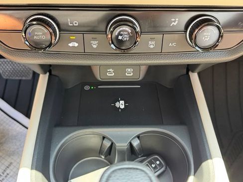 Used 2026 Honda HR-V LX image 17