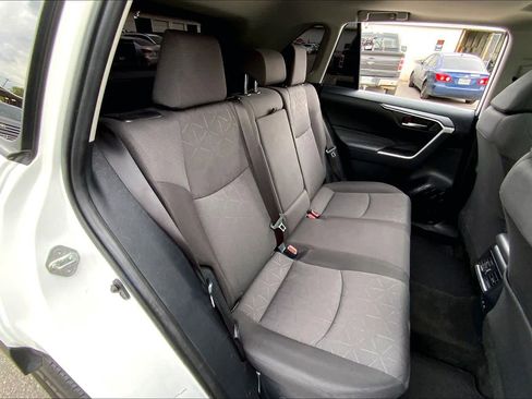 Used 2024 Toyota RAV4 XLE image 19