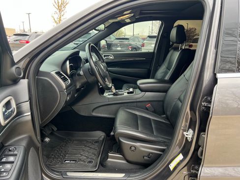 Used 2020 Jeep Grand Cherokee Limited image 24