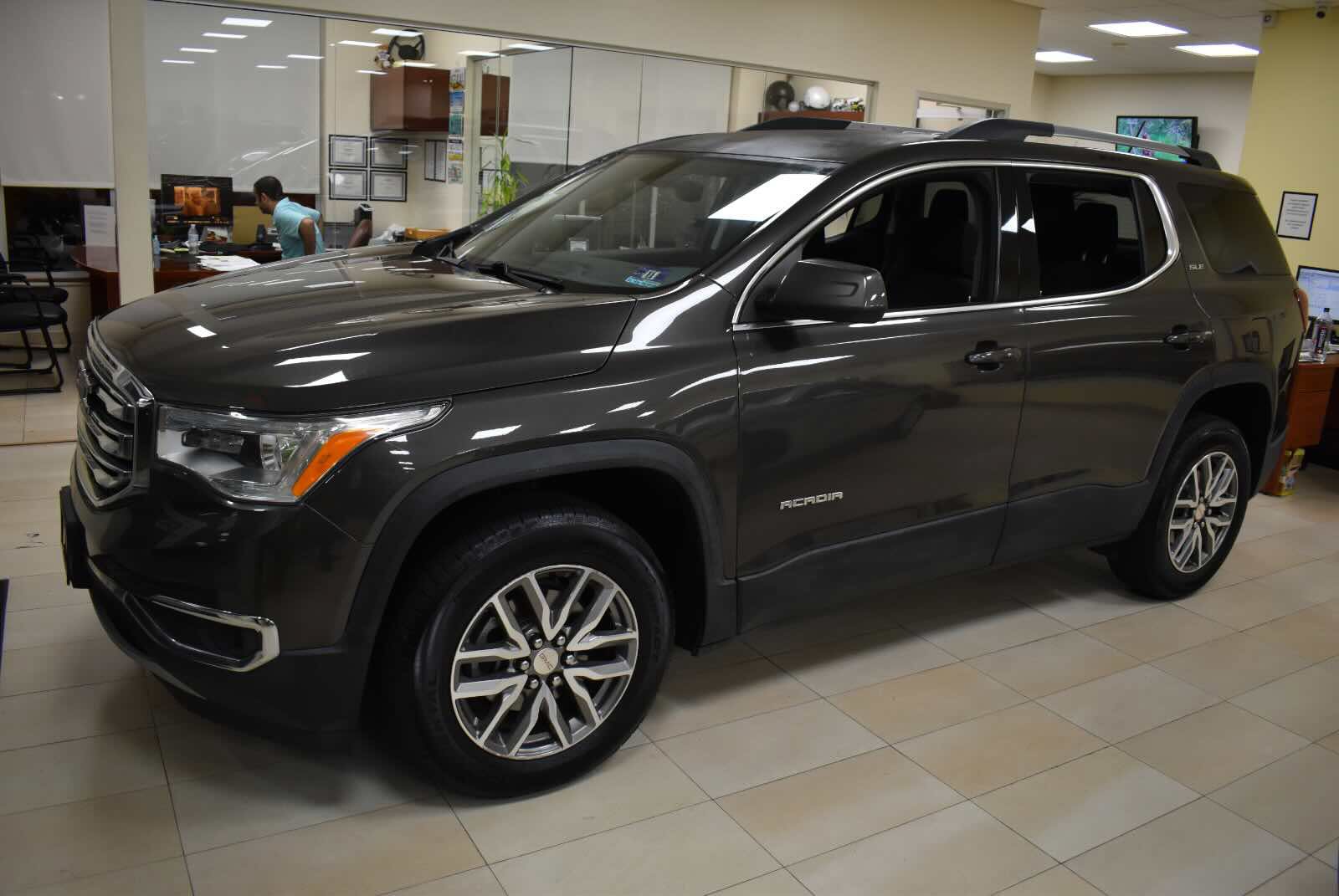 Used 2019 GMC Acadia SLE w/ Driver Alert Package I AWD/4WD image 8