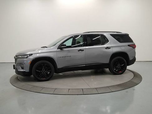 Used 2023 Chevrolet Traverse Premier w/ Redline Edition FWD image 5