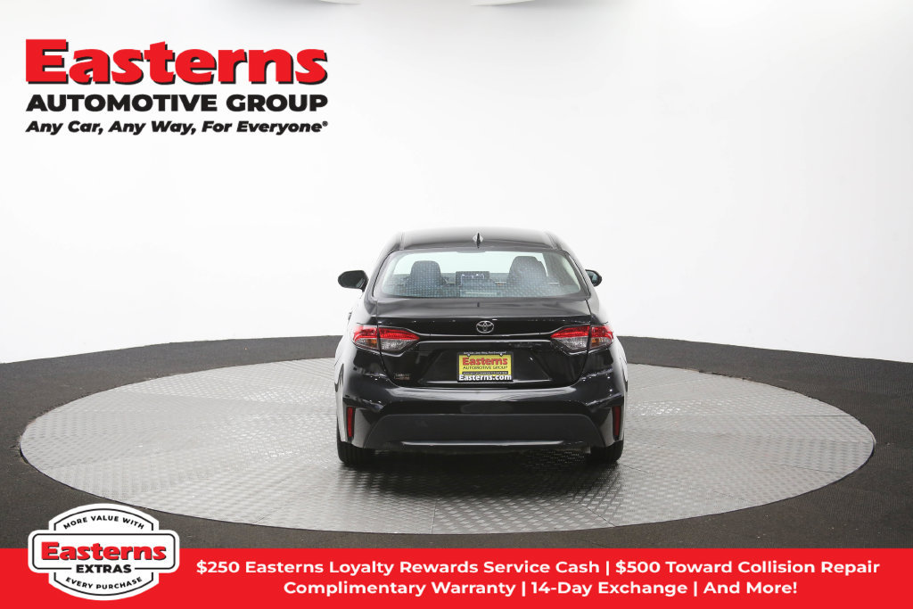 Used 2021 Toyota Corolla LE w/ Carpet Mat Package (TMS) FWD image 39