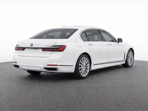 Used 2022 BMW 740i w/ Premium Package RWD image 4