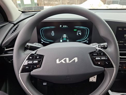 New 2026 Kia Niro LX image 17