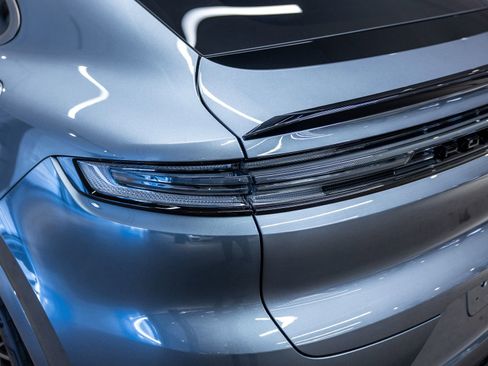 New 2026 Porsche Cayenne Turbo image 24