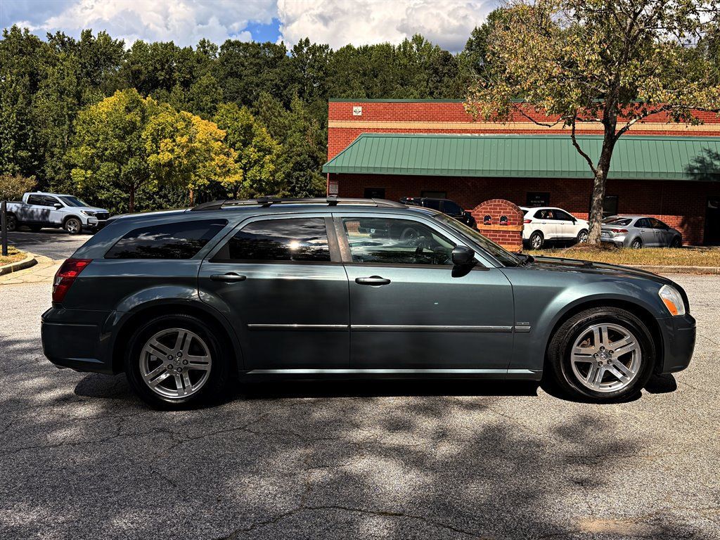 Used 2005 Dodge Magnum R/T w/ Convenience Group II RWD image 4