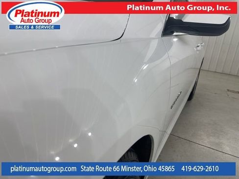 Used 2022 Chevrolet Malibu LT FWD image 36