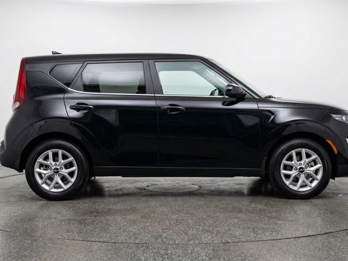 Used 2025 Kia Soul LX w/ LX Technology Package image 11