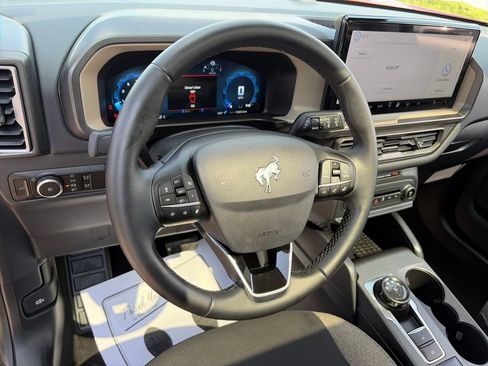 Used 2025 Ford Bronco Sport Big Bend w/ Convenience Package AWD/4WD image 18