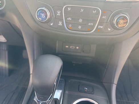 Used 2022 Chevrolet Equinox LT image 14