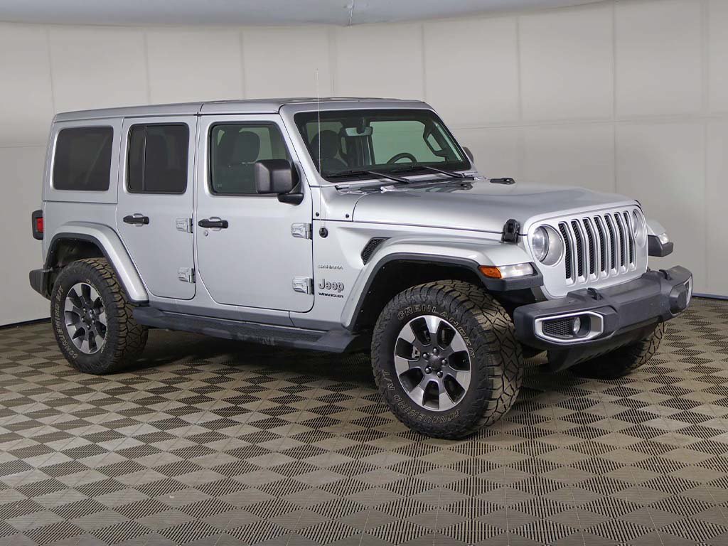 Used 2023 Jeep Wrangler Unlimited Sahara w/ Cold Weather Group AWD/4WD image 2