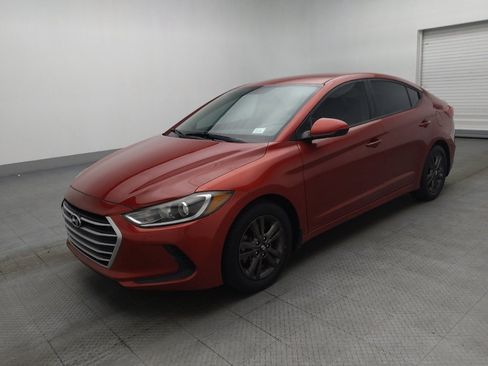 Used 2017 Hyundai Elantra SE image 2
