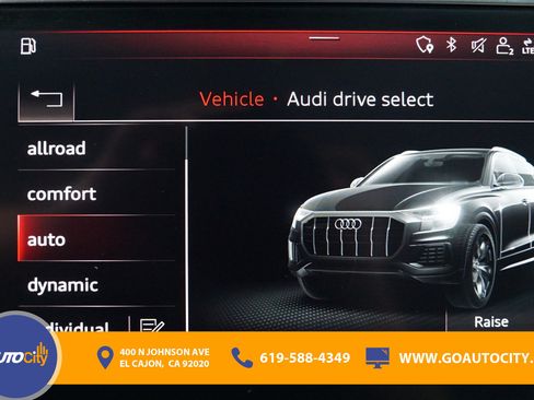 Used 2019 Audi Q8 Prestige w/ Luxury Package AWD/4WD image 25