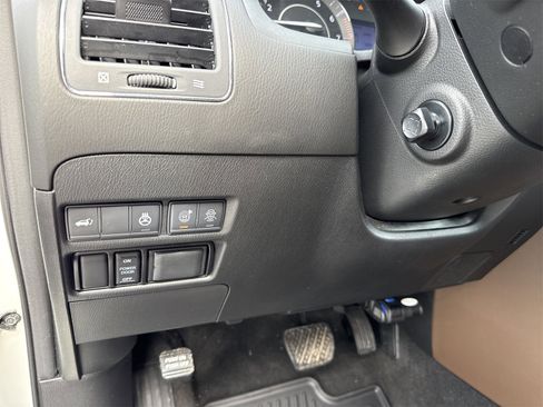 Used 2020 Nissan Armada Platinum w/ Platinum Reserve Package image 22