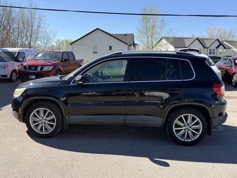 Used 2011 Volkswagen Tiguan S image 8