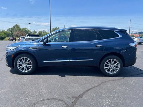 Used 2023 Buick Enclave Essence w/ Experience Buick Package AWD/4WD image 3