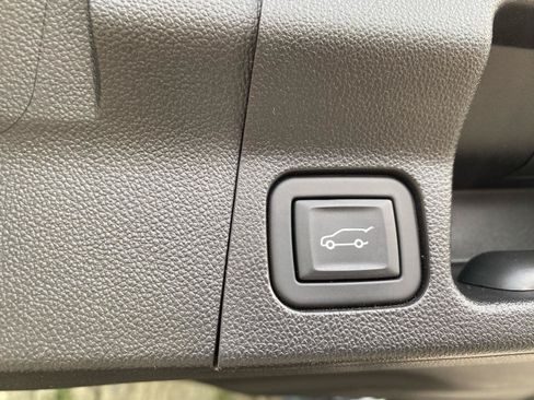 Used 2023 GMC Acadia Denali w/ Denali Technology Package AWD/4WD image 14